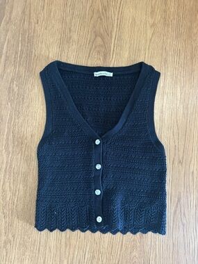 Abercrombie & Fitch Black Cropped Knit Button Vest